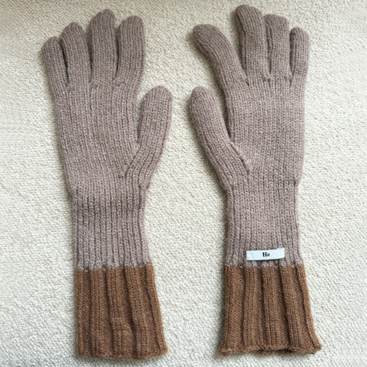 Brown gloves