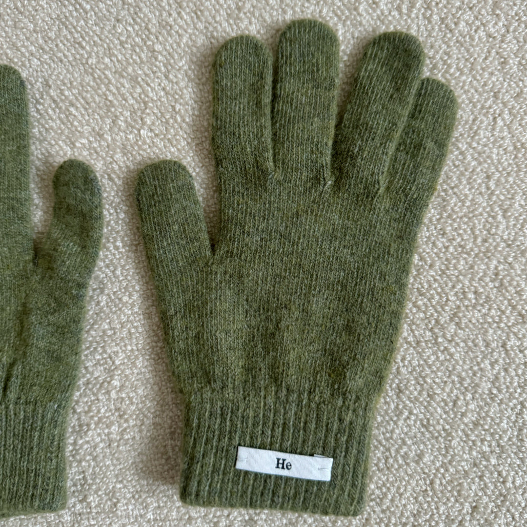 Olive gloves