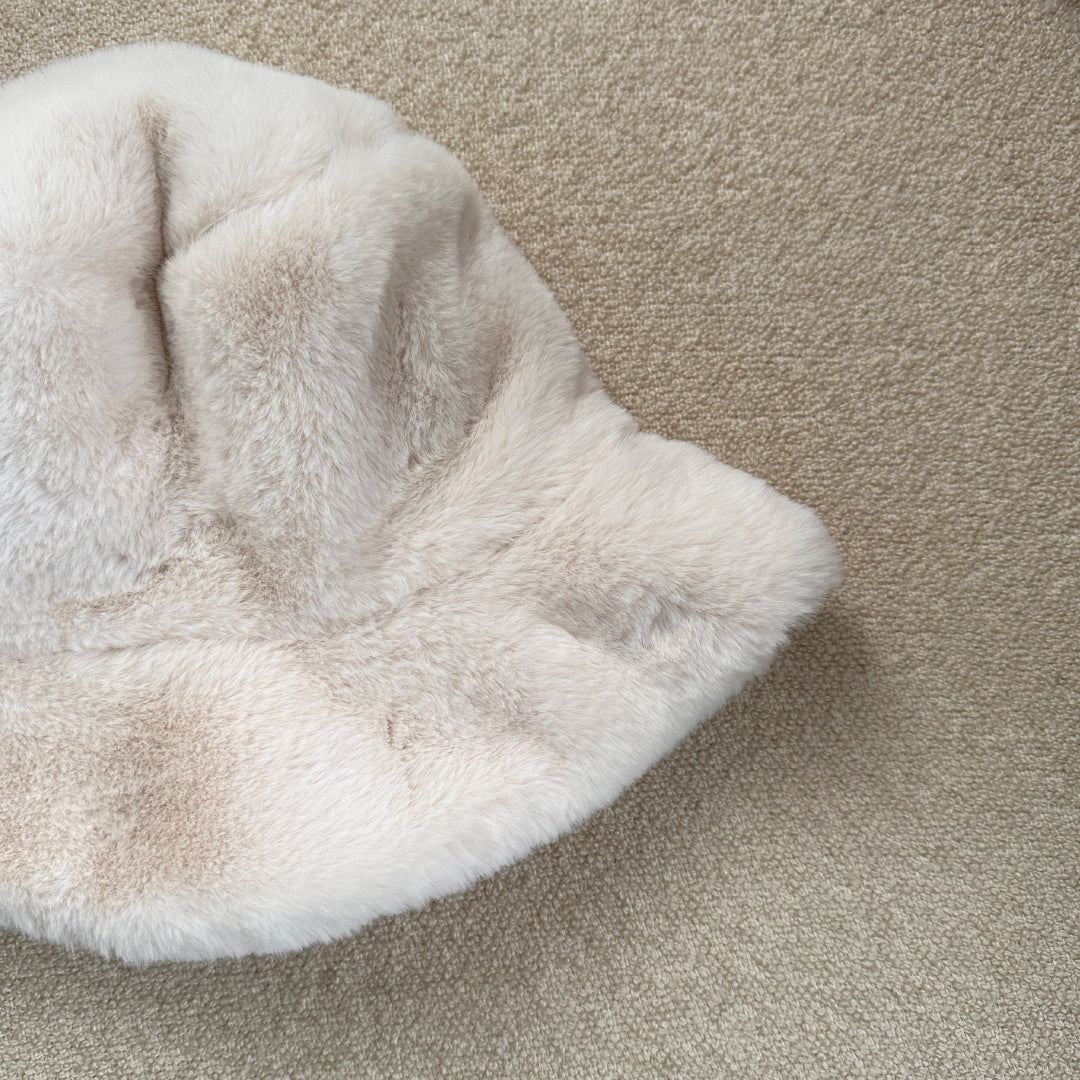 Faux fur hat white